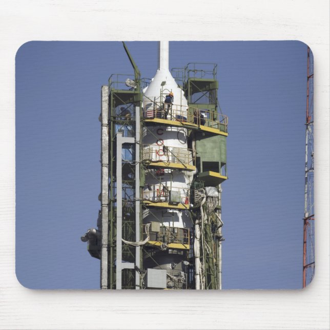 Soyuz-raketen sätts in i läge musmatta (Framsidan)