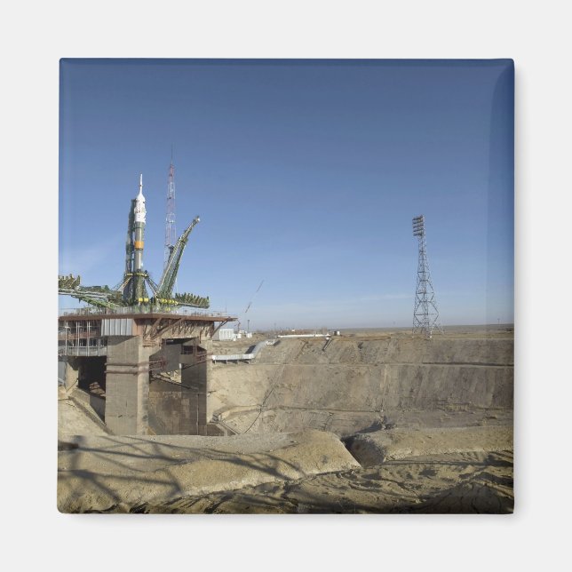 Soyuz-raketen uppförs i position 5 magnet (Framsidan)