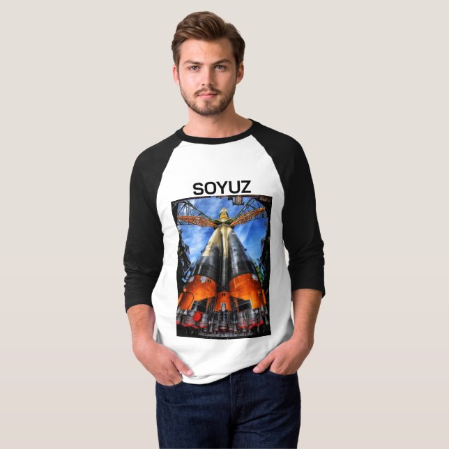 Soyuz Rocket på Pad T Shirt (Hel framsida)