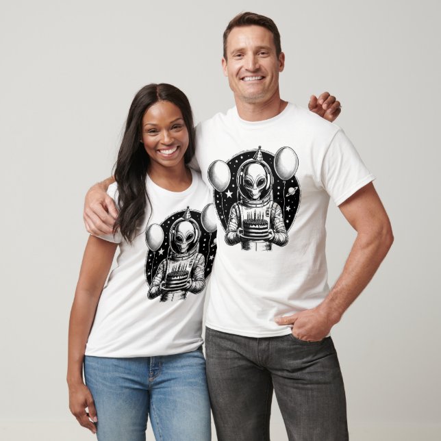 Space Alien Holding a Birthday Cake T Shirt (Unisex)