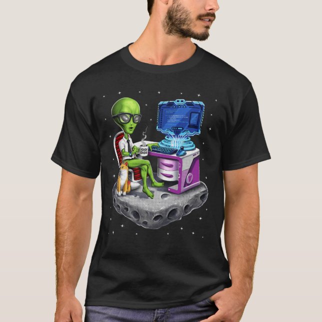 Space Alien Programmer T Shirt (Framsida)