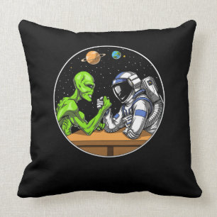 Space Astronaut Alien Arm Wrestling Funny Cosmic Kudde