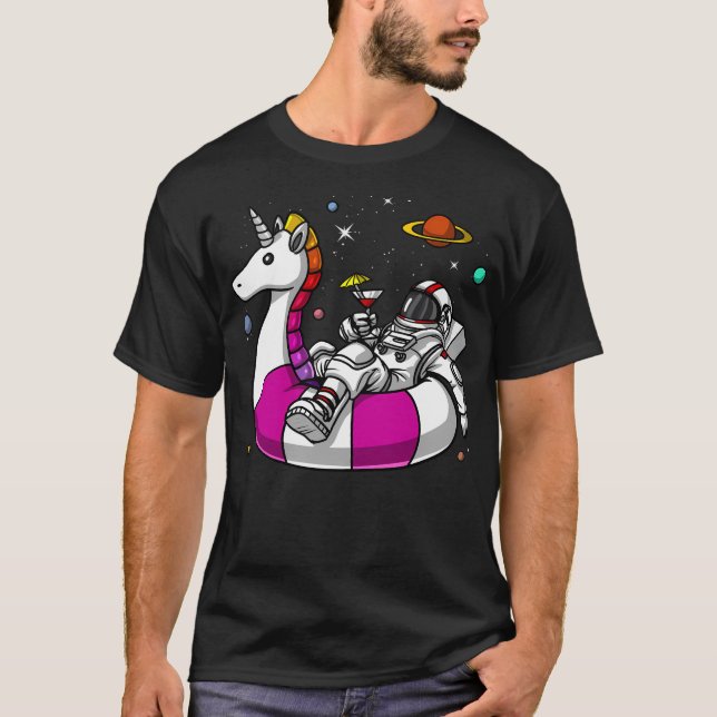 Space Astronaut Riding Unicorn Flyter T Shirt (Framsida)