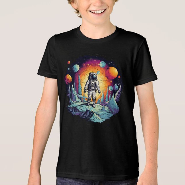 "Space Explorer Tee - Galactic Äventyr Awaits!" (Framsida)