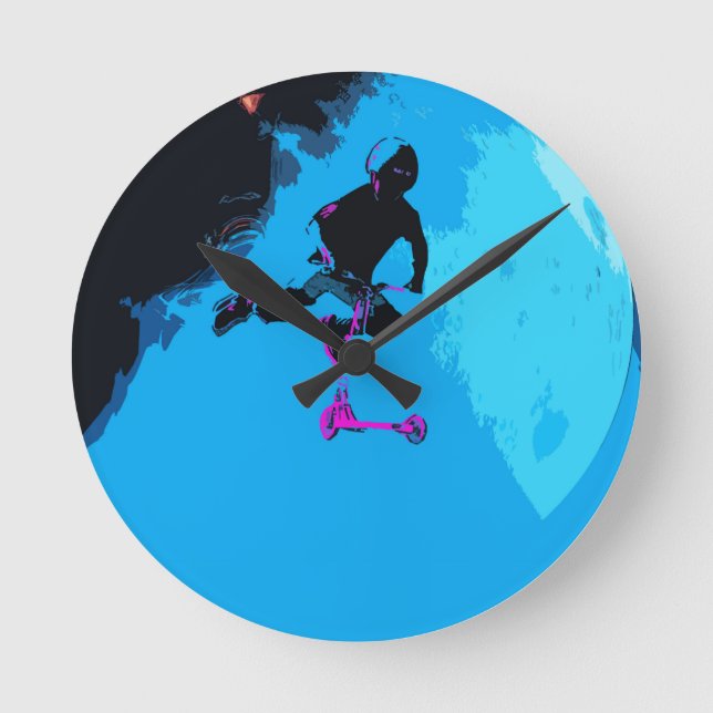 Space Scootering - Stunt Scooter Boy Rund Klocka (Framsida)