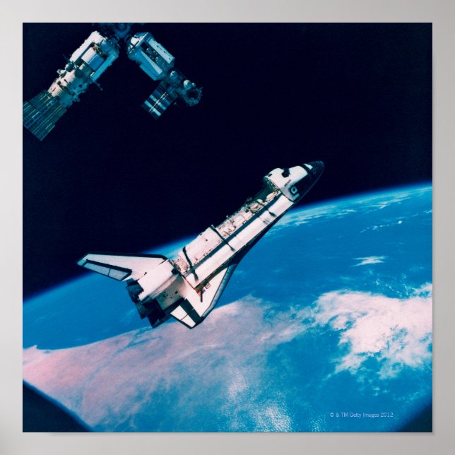 Space Shuttle and Station in Orbit Poster (Framsidan)