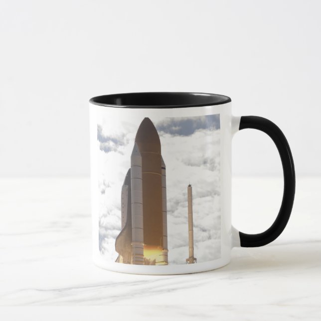 Space Shuttle Atlantis hiss av 16 Mugg (Höger)