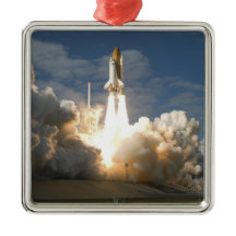 Space Shuttle Atlantis hiss av 24