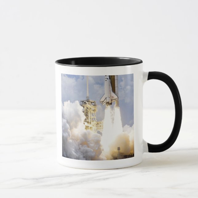 Space Shuttle Atlantis hiss av Mugg (Höger)