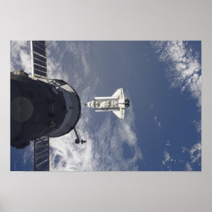 Space Shuttle Atlantis och en rysk rymdfarkost Poster