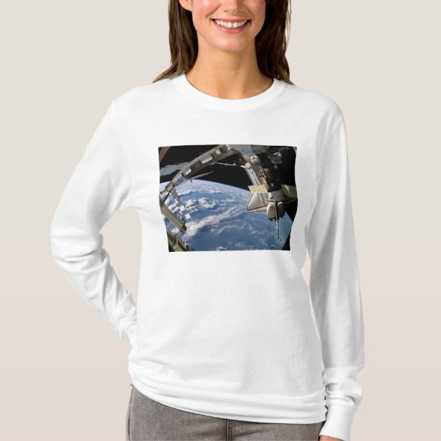 Space Shuttle Atlantis och Soyuz rymdfarkoster T Shirt (Framsida)