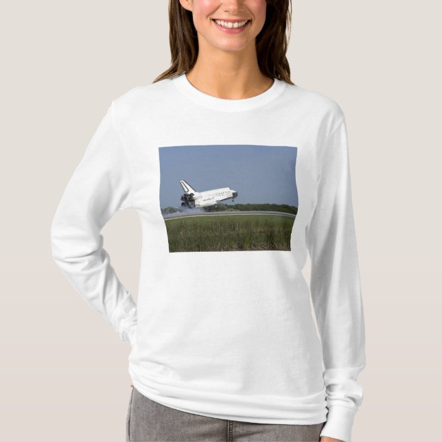Space Shuttle Discovery-landar på Runway 33 4 Tee (Framsida)