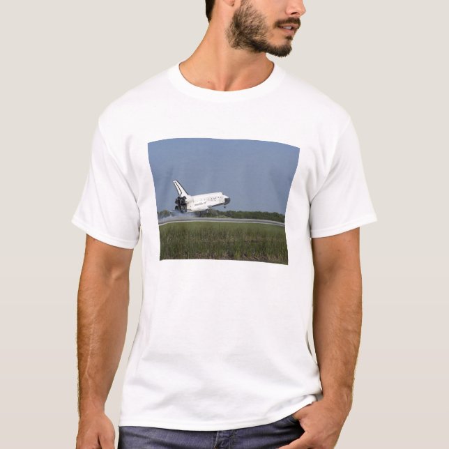 Space Shuttle Discovery-landar på Runway 33 4 Tee Shirt (Framsida)