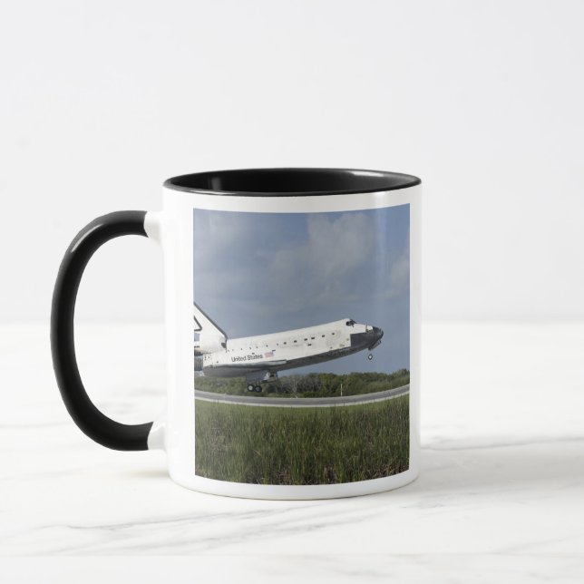 Space Shuttle Discovery-landar på Runway 33 Mugg (Vänster)