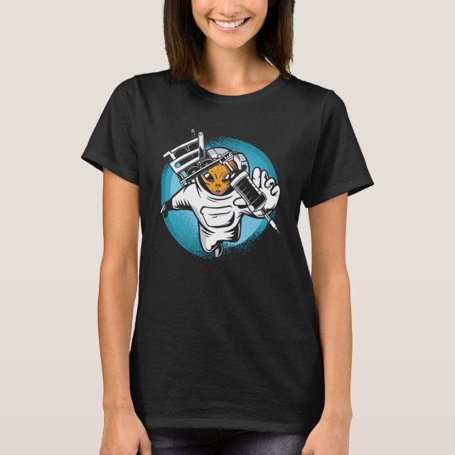 Spaceman Alien Tattooist T Shirt (Framsida)