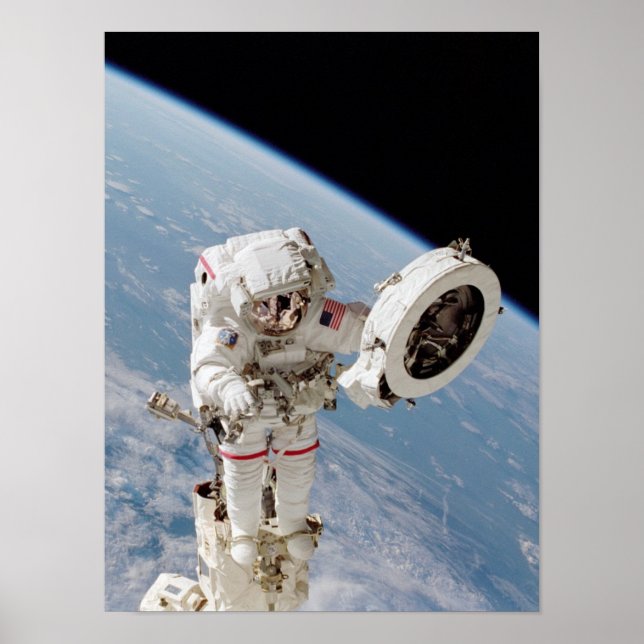 Spacewalk (STS-111) Poster (Framsidan)