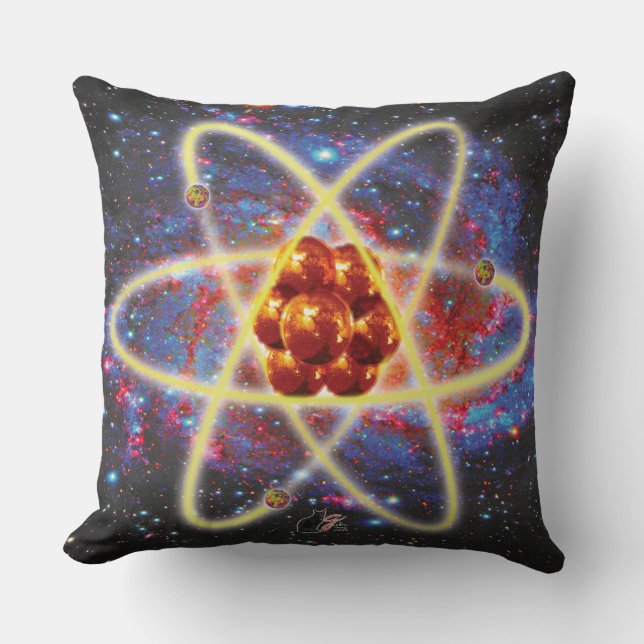 Spacey Atomic translates to "Rymlig Atomisk" Kudde (Framsida)