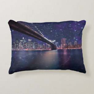 Spacey Manhattan Skyline Prydnadskudde