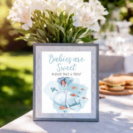 Spädbarn är sötat ta en tvättad babyskabb för val poster