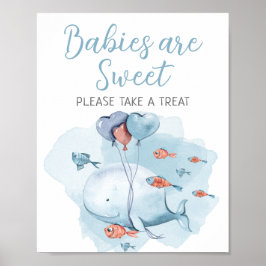 Spädbarn är sötat ta en tvättad babyskabb för val poster