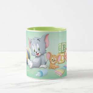 Spädbarn Tom och Jerry spelar med Leksaker Mugg
