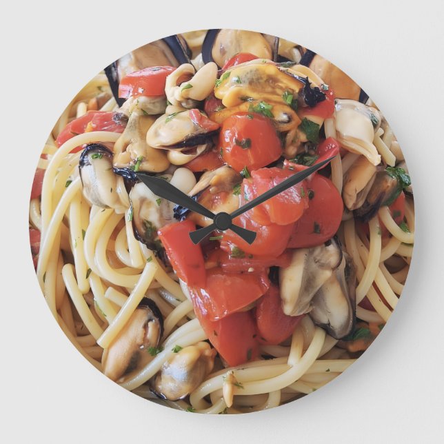 Spaghetti med musseltomater Wall Clock Stor Klocka (Framsida)