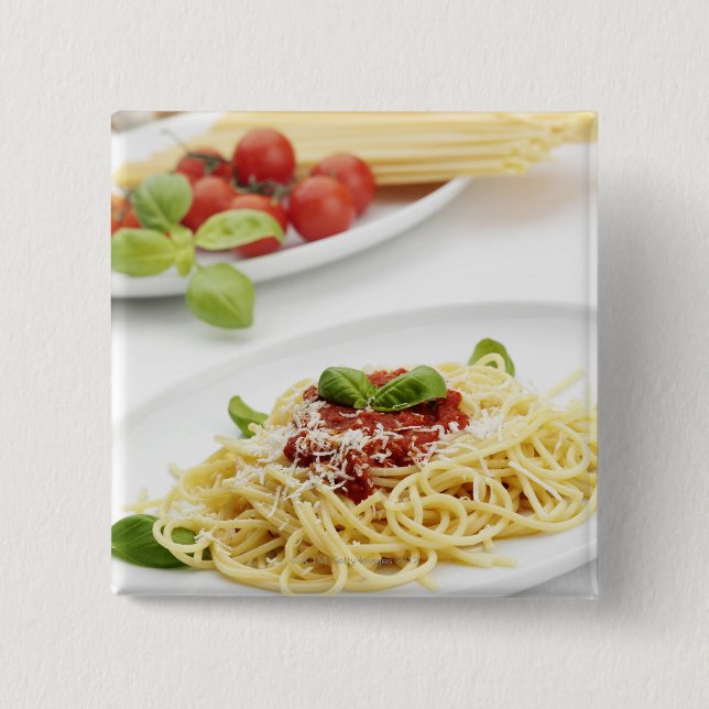 Spaghetti med tomatsås och basilika knapp (Framsida)