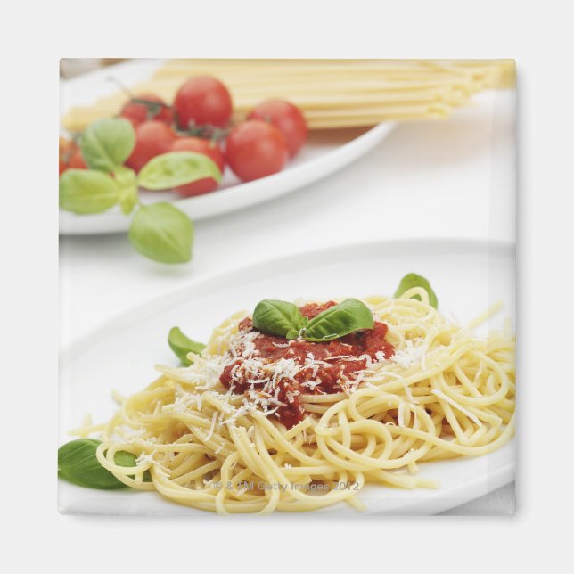 Spaghetti med tomatsås och basilika magnet (Framsidan)