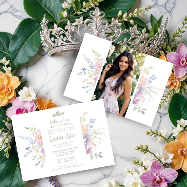 Spanish Delicate Spring Quinceañera Soft Floral Inbjudningar (Spanish Delicate Spring Quinceañera Soft Watercolors Effect & Floral Accents Invitations Cards.)