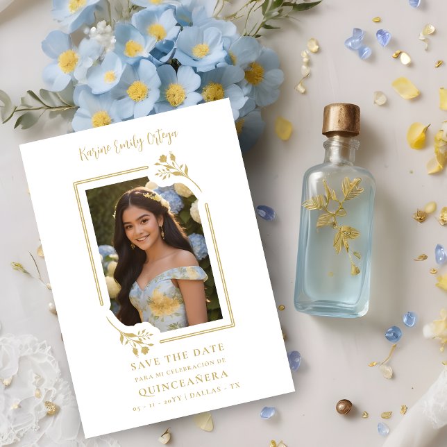 Spanish Elegant Photo Quinceañera in Yellow Floral Spara Datumet (Spanish Elegant Photo QuinceañeraFloral Frame in Faux Gold Save the Date Card.)