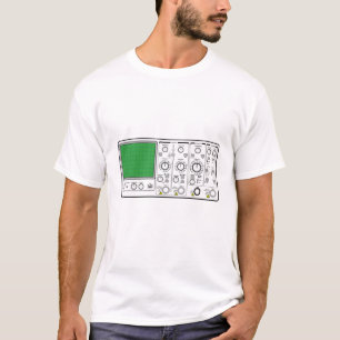 Spänning av generiskt oscilloscope-diagram i front t shirt