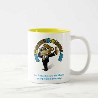 Spara apan i den mellersta gula muggen Två-Tonad mugg