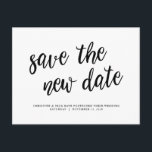 Spara av det nya datumet, uppskjutandet av Bröllop Vykort<br><div class="desc">Det här är det moderna vykortet Photo Bröllop Postponement Change of Date Notification Postcard (spara the new date),  i svart teckensnitt. Det är perfekten och eleganten som gör det möjligt att lägga om meddelandet till vänner och familj. #TeeshaDerrick</div>