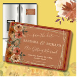 SPARA av Elegant för Blommigt av MAGNET Terracotta<br><div class="desc">Den här vackra vattenfärgen Magnet Save the Date har en terracotta-bakgrund med beige och brända blommor av orange omgivna av grönt och guld ram. Kammusslor är en perfekt som åtföljer de vackra blommorna. Ett bra designval för att ange tonen för bröllop firande. Om du vill ha en designfråga eller ytterligare...</div>