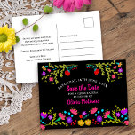 Spara Blommigten Date (mexikansk fiesta Black) Meddelande Vykort<br><div class="desc">Spara det datumvykort som du kan anpassa till kostym valfritt tillfälle. Blommigtens utformning har ett överflöd av söt-mexikanska blommor på framsidan med söt typografi i rosa och svart bakgrund. Mallen är konfigurerad så att du kan anpassa vykortet med ditt speciella datum, ditt tillfälle och ditt namn samt ett anpassningsbar på...</div>