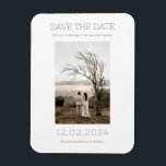 Spara datum Bröllop Förlovning Inbjudan-minimalist Magnet<br><div class="desc">Redigera datum,  foto och namn till ditt eget.</div>