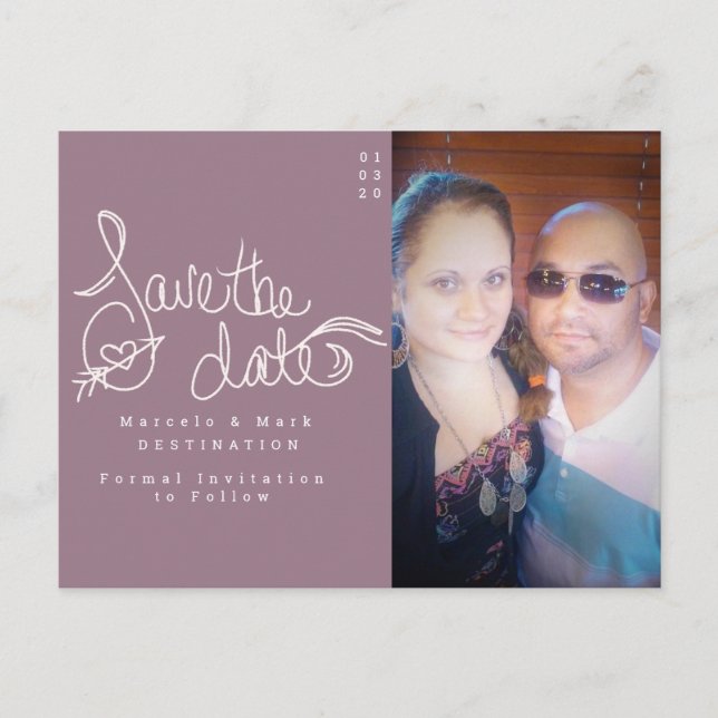 Spara datum för minimal handskript-chalk-postmedde vykort (Framsida)