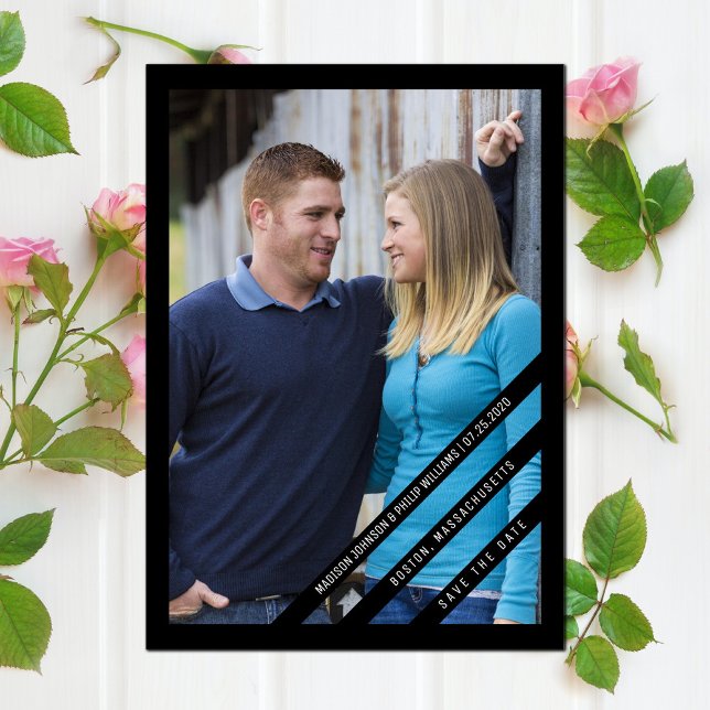 Spara datum för något missmarkerat foto | Svart Spara Datumet (Slightly Slanted Photo Save the Date - Black)