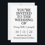 Spara Datum Inbjudan<br><div class="desc">Fira kärlek med våra eleganta och anpassningsbara Spara datum bröllopsinbjudningar. Perfekta för att tillkännage din speciella dag, har dessa inbjudningar vackra designer och högkvalitativa tryck. Lätta att anpassa med dina bröllopsdetaljer, är de ett stilrent sätt att säkerställa att dina gäster markerar sina kalendrar för din oförglömliga dag. Beställ nu och...</div>