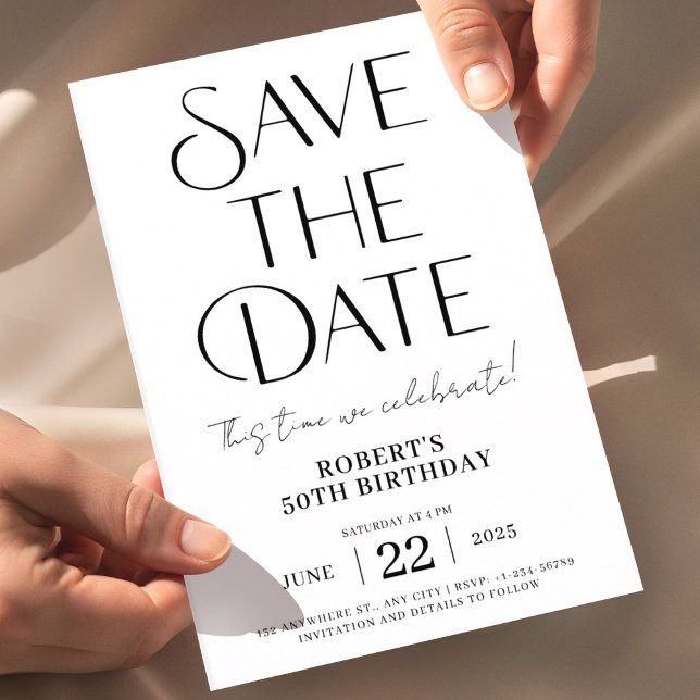 Spara datum svart och vit 50-dagarsdag inbjudningar (Save the Date Birthday Invitation, Minimal Black and White Invite, Modern Typography Birthday Invita)