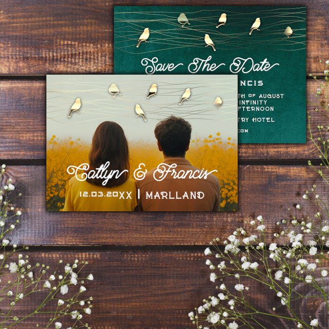 Spara datumet för fototrädsbeläggningen Golden Bir Inbjudningar (Save The Date Photo Woodland Cottage Golden Bird Invitation)