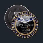 Spara datumet Las Vegas Stil - Mörk blått Flasköppnare<br><div class="desc">Gifta sig du snart? En roligt och ett unikt sätt att tillkännage era bröllop-planer. Spara datum för redot som öppnar Bröllop i Flaska för att du ska kunna anpassa dig. Med ord "Spara datumet" i Las Vegas Stil i faux metallic guld, mörk blått och svart design. Obs! Alla mallområden behöver...</div>