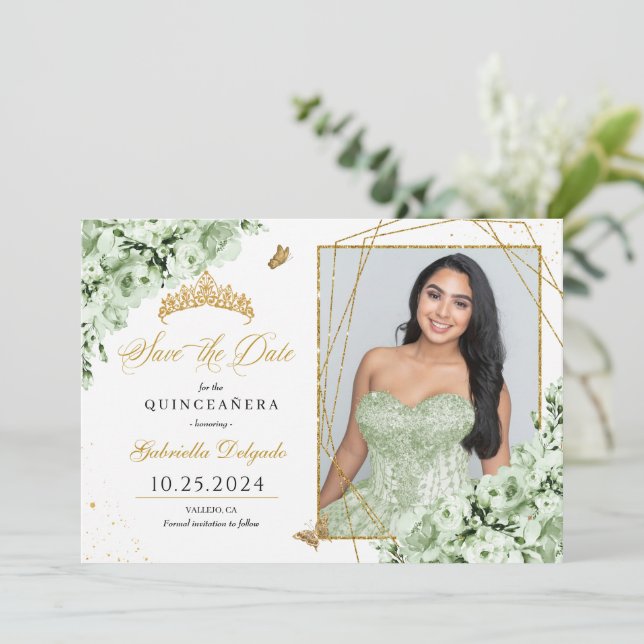 Spara datumfoto för Sage Grönt & Guld Quinceañera Inbjudningar (Stående Fram)