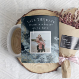 Spara datumfoto för vattenfärgen Vågar Kusten Kaffemugg