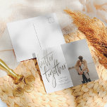 Spara datumfoto tillsammans med Bruten Silver bätt Vykort<br><div class="desc">Skapa dina egna spara datumkort! Den här designen passar bättre ihop i faux silver-kalligrafi med namn och bröllop-datum i enkel typografi. Bilden på förlovningen anpassningsbar visas för högerna. Klicka på "Anpassa den här mallen" om du vill ändra informationen till din egen. Kontakta mig gärna genom knappen nedan om du behöver...</div>