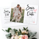 Spara datumkalenderns vykort - modern<br><div class="desc">Grattisar på din förlovning! Se till att alla kan närvara vid ditt stora evenemang med vår vackra, roliga kalender Sparar datumet! Klicka på knappen "Anpassa" - och klicka sedan på "Anpassa ytterligare" för att komma igång med layouten! Redigera enkelt kalendern och flytta hjärtat till ditt datum! Denna produkt omfattar bilder...</div>