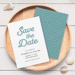 Spara datumkortet i Seafoam Vågar Spara Datumet<br><div class="desc">Seafoam Vågar Save the Date card har grönt vinkarare mönster på baksidan. Anpassa den genom att ersätta platshållartexten. Om du vill ha fler alternativ som att ändra teckensnittet och det är storlekt/färg eller mellanrummet mellan brev klickar du på knappen "Anpassa". *Observera att Zazzle Watermark som visas i zoomförhandsvisningen INTE visas...</div>
