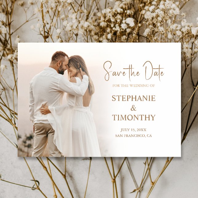 Spara enkelt datumfotomodern Bröllop Inbjudningar (Cherish the moment and announce your day with our captivating photo Save the Date invitation.)