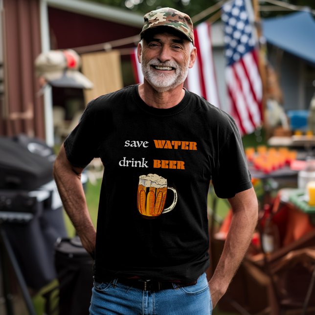 Spara Vatten Drink Beer Långärmad T-Shirt (Skapare uppladdad)