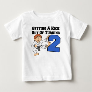 Sparka Ut Av Att Fylla Två T-shirt